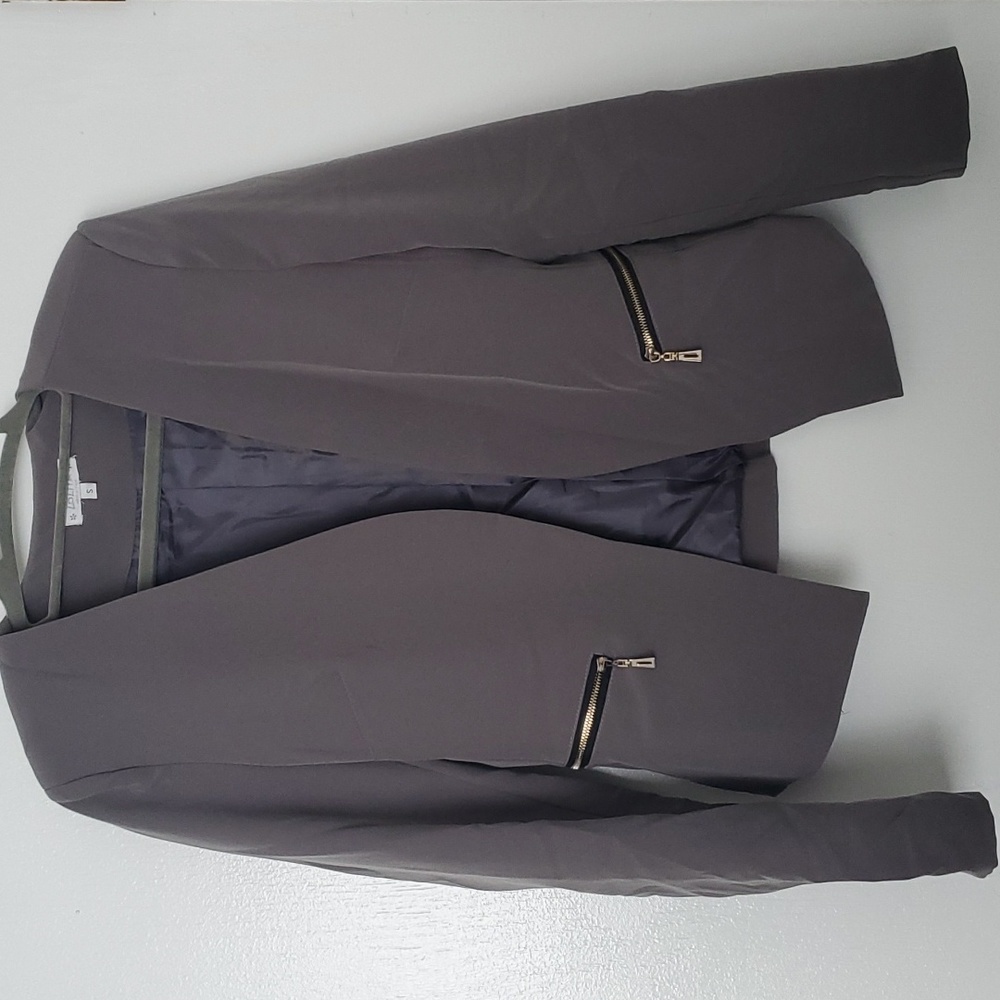 Grey blazer